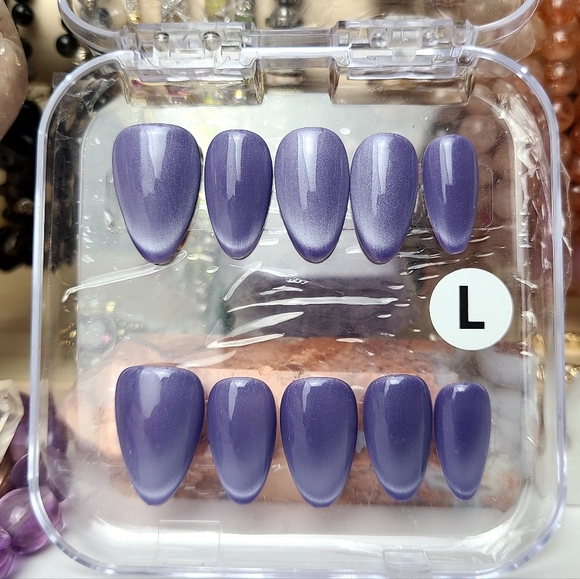 Handmade Other - Color-Changing Cateye Press-On Nail Set